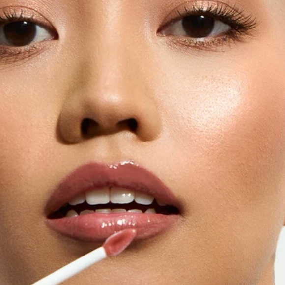 Give Them Lala Beauty Other - GIVE THEM LALA Beauty Matte & Moisture 2 in 1 Lip Duo Wand In Birthday Suit